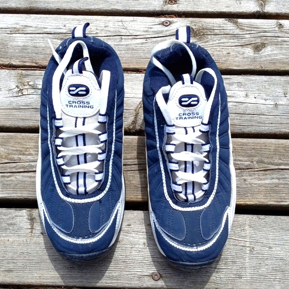 Size 7.5 NIKE Air Cross Training Runners Vintage1999 Leather - Picture 1 of 16